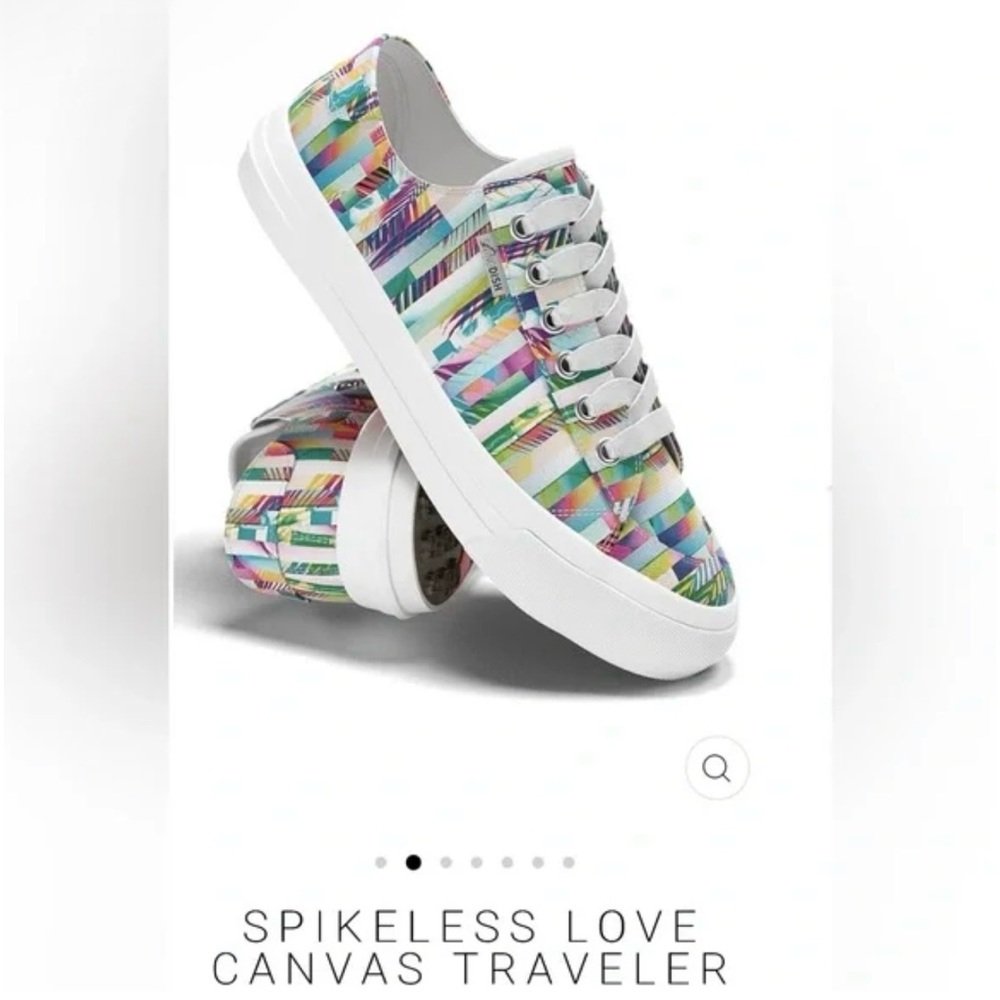 Women’s Spikeless Traveler Shoes - Multicolor
